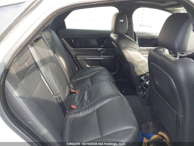 12562379 :رقم المزاد ، SAJXJ1CD7F8V84215 vin ، 2015 Jaguar Xj مزاد بيع