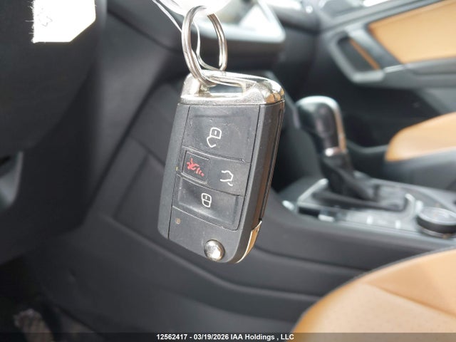 Продажа на аукционе авто 2018 Volkswagen Tiguan Se/sel, vin: 3VV2B7AX5JM145378, номер лота: 12562417