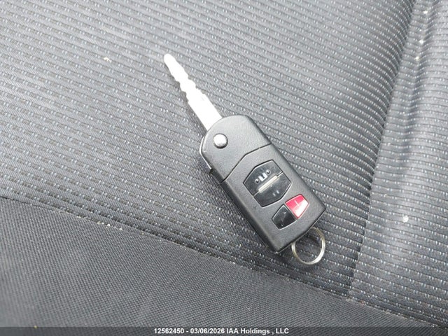 12562450 :رقم المزاد ، JM1BL1UF4B1435086 vin ، 2011 Mazda Mazda3 Gx مزاد بيع