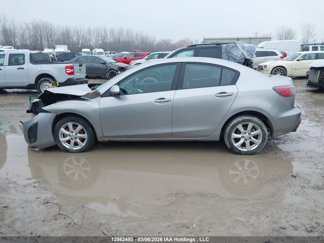12562450 :رقم المزاد ، JM1BL1UF4B1435086 vin ، 2011 Mazda Mazda3 Gx مزاد بيع