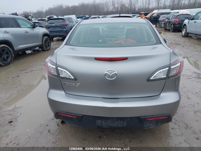 12562450 :رقم المزاد ، JM1BL1UF4B1435086 vin ، 2011 Mazda Mazda3 Gx مزاد بيع