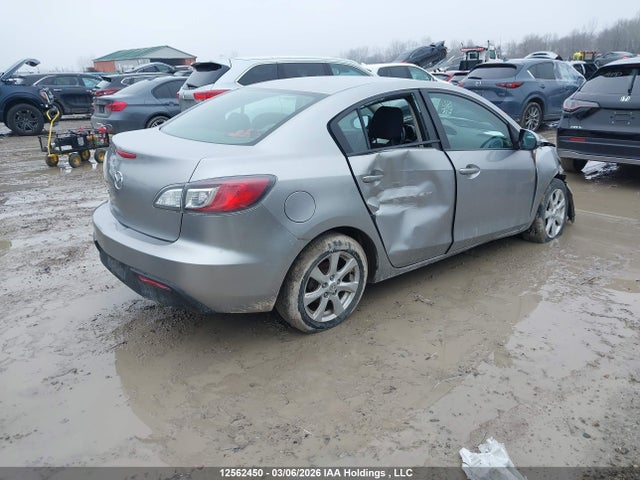 12562450 :رقم المزاد ، JM1BL1UF4B1435086 vin ، 2011 Mazda Mazda3 Gx مزاد بيع