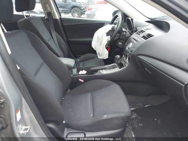 12562450 :رقم المزاد ، JM1BL1UF4B1435086 vin ، 2011 Mazda Mazda3 Gx مزاد بيع