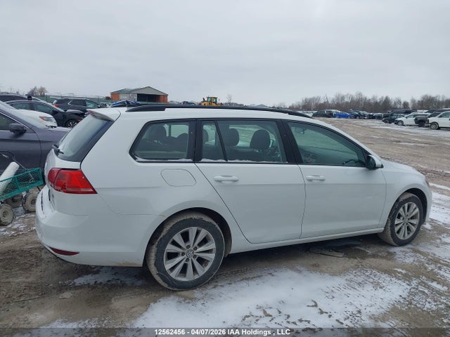 3VWA17AU2GM517381 Volkswagen Golf Sportwagen S