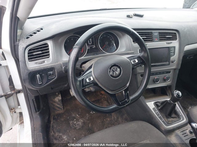 3VWA17AU2GM517381 Volkswagen Golf Sportwagen S