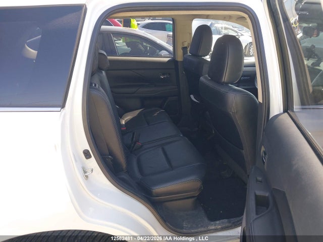 JA4JZ4AX1EZ602402 Mitsubishi OUTLANDER GT