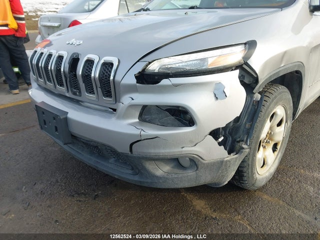 12562524 :رقم المزاد ، 1C4PJMCS7FW765423 vin ، 2015 Jeep Cherokee Latitude مزاد بيع