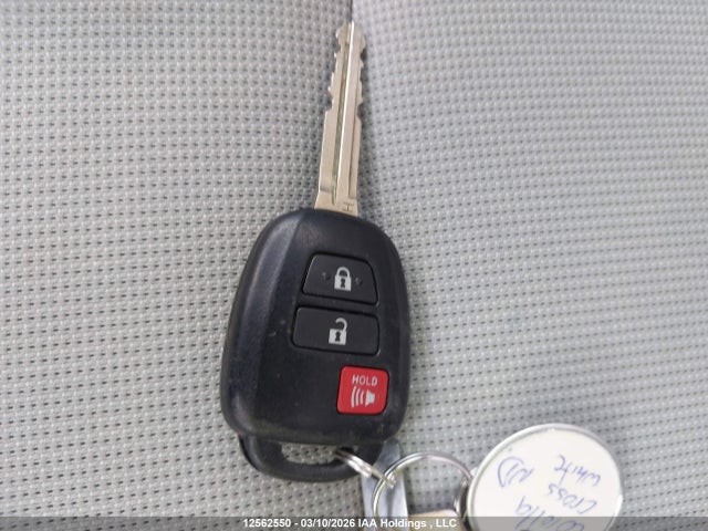 2022 Toyota Corolla Cross მანქანა იყიდება აუქციონზე, vin: 7MUAAABG7NV002968, აუქციონის ნომერი: 12562550