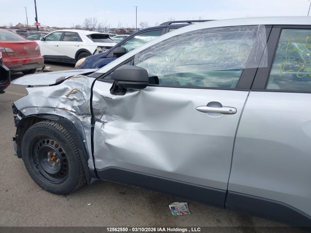 2022 Toyota Corolla Cross მანქანა იყიდება აუქციონზე, vin: 7MUAAABG7NV002968, აუქციონის ნომერი: 12562550