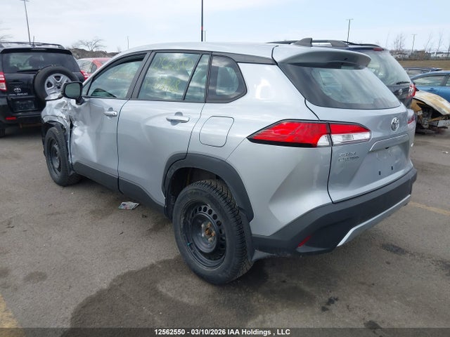 2022 Toyota Corolla Cross მანქანა იყიდება აუქციონზე, vin: 7MUAAABG7NV002968, აუქციონის ნომერი: 12562550