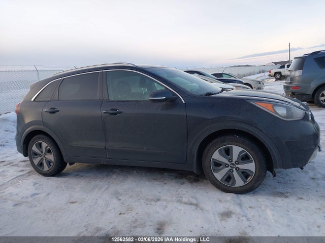 12562582 :رقم المزاد ، KNDCC3LC5J5202025 vin ، 2018 Kia Niro Ex/graphite مزاد بيع