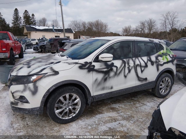 JN1BJ1AW1MW450972 Nissan Qashqai S