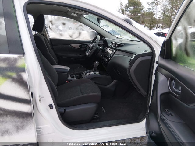 JN1BJ1AW1MW450972 Nissan Qashqai S