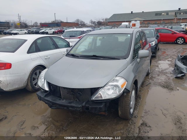 12562600 :رقم المزاد ، 3N1BC1CP2CL375378 vin ، 2012 Nissan Versa 1.8 S مزاد بيع