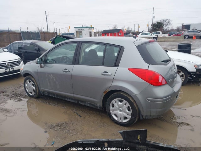 12562600 :رقم المزاد ، 3N1BC1CP2CL375378 vin ، 2012 Nissan Versa 1.8 S مزاد بيع