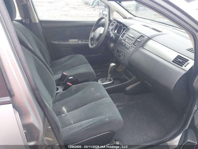 12562600 :رقم المزاد ، 3N1BC1CP2CL375378 vin ، 2012 Nissan Versa 1.8 S مزاد بيع