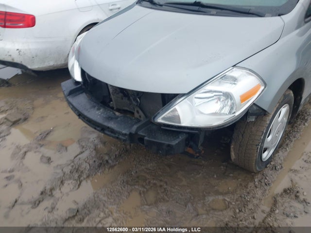 12562600 :رقم المزاد ، 3N1BC1CP2CL375378 vin ، 2012 Nissan Versa 1.8 S مزاد بيع