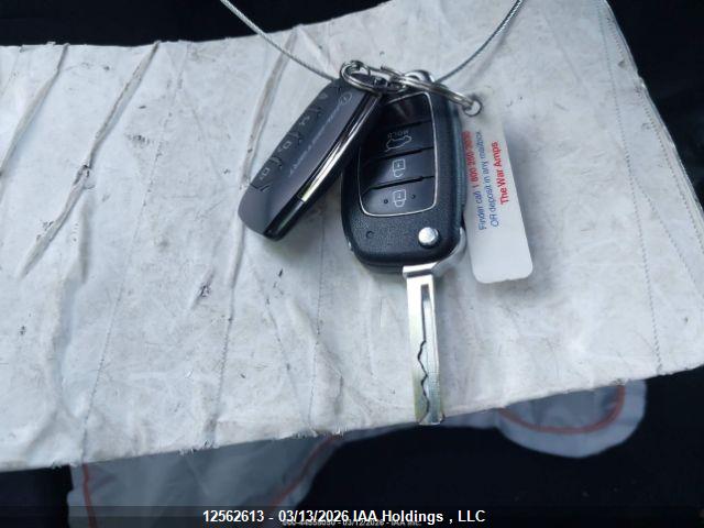 5XYZUDLB7HG481239 Hyundai SANTA FE SPORT