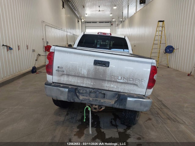 5TFUY5F19HX665120 Toyota Tundra Sr5 Plus 5.7l V8