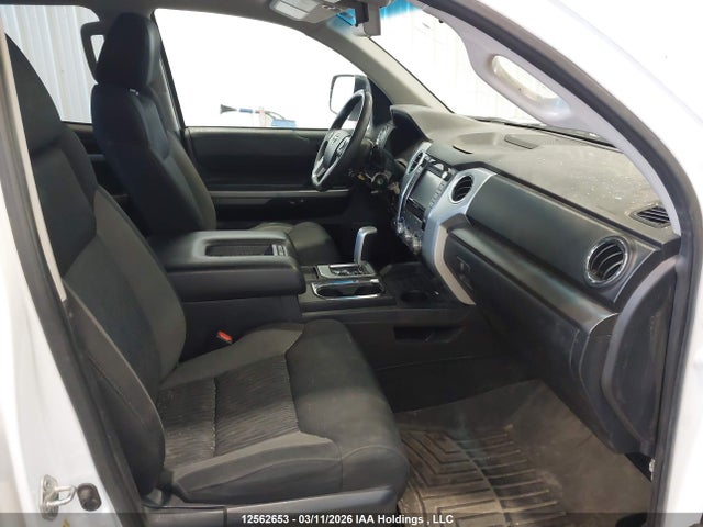 5TFUY5F19HX665120 Toyota Tundra Sr5 Plus 5.7l V8