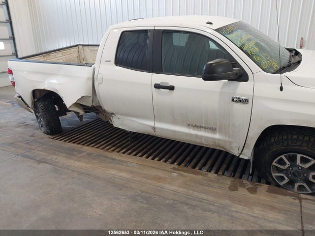 5TFUY5F19HX665120 Toyota Tundra Sr5 Plus 5.7l V8