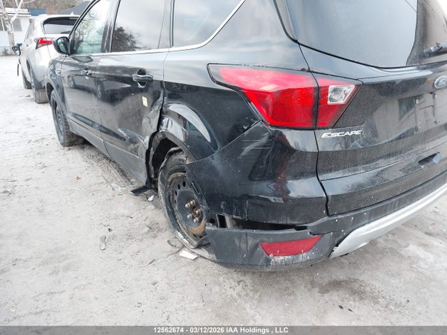 12562674 :رقم المزاد ، 1FMCU9HDXKUB35149 vin ، 2019 Ford Escape مزاد بيع