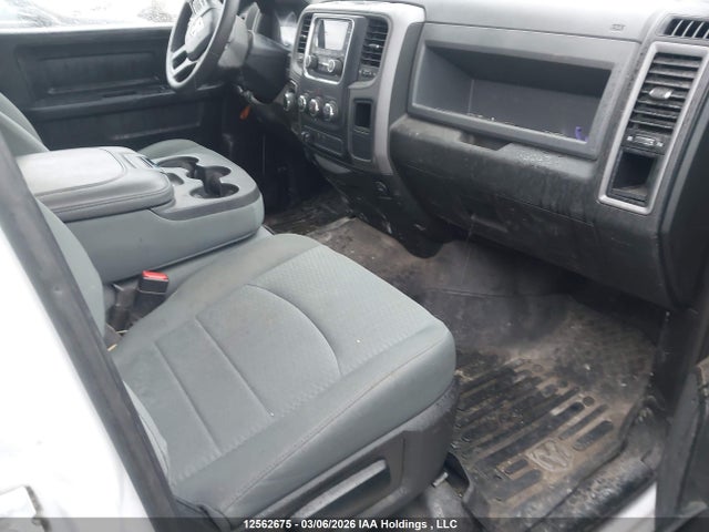 12562675 :رقم المزاد ، 1C6RR7SM3JS354890 vin ، 2018 Ram 1500 St مزاد بيع