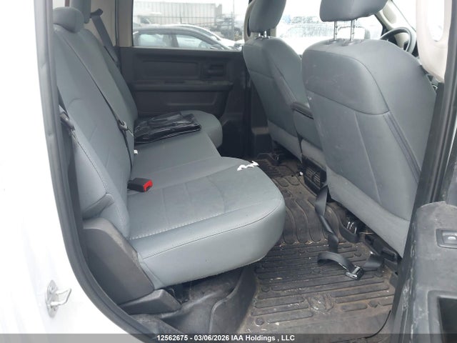 12562675 :رقم المزاد ، 1C6RR7SM3JS354890 vin ، 2018 Ram 1500 St مزاد بيع