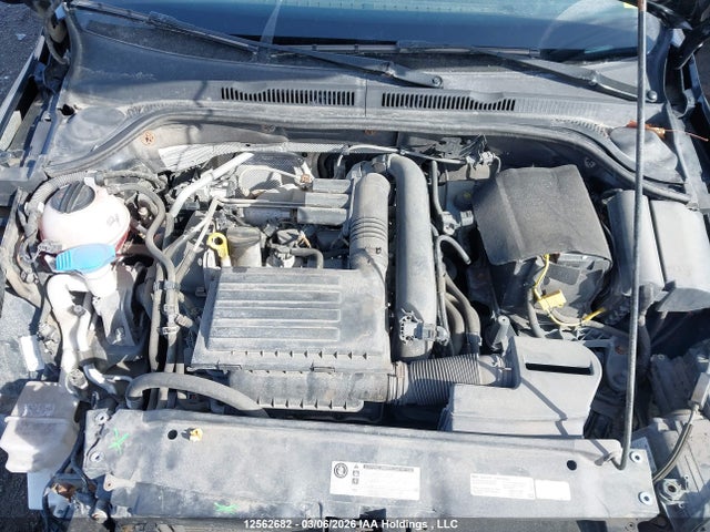 3VWB67AJ2HM395702 Volkswagen Jetta Wolfsburg Edition