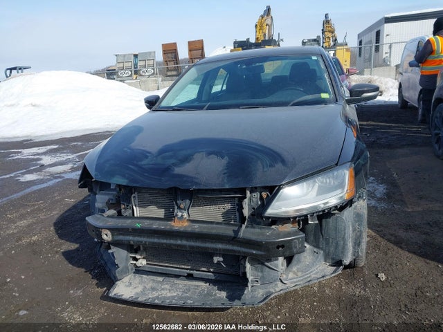 3VWB67AJ2HM395702 Volkswagen Jetta Wolfsburg Edition