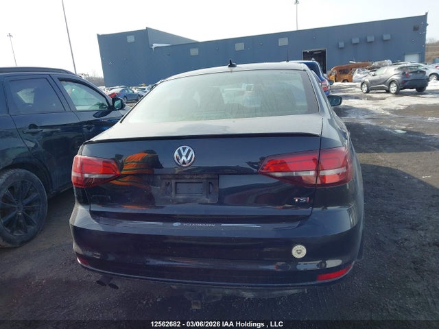 3VWB67AJ2HM395702 Volkswagen Jetta Wolfsburg Edition