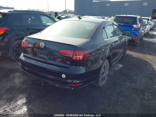3VWB67AJ2HM395702 Volkswagen Jetta Wolfsburg Edition