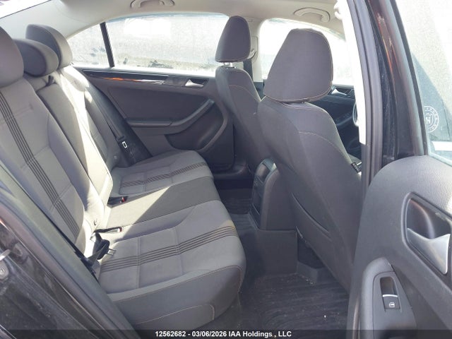 3VWB67AJ2HM395702 Volkswagen Jetta Wolfsburg Edition