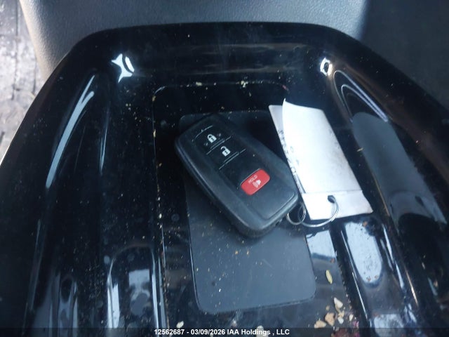 JTDKARFU1H3043163 Toyota Prius Touring