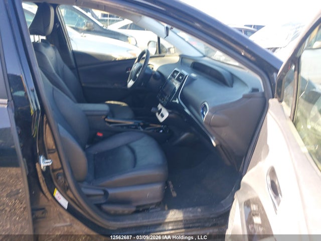 JTDKARFU1H3043163 Toyota Prius Touring