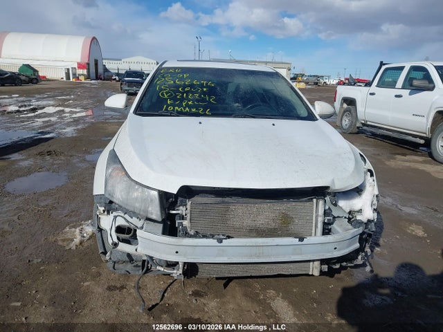 1G1P75SZ3F7212242 Chevrolet Cruze