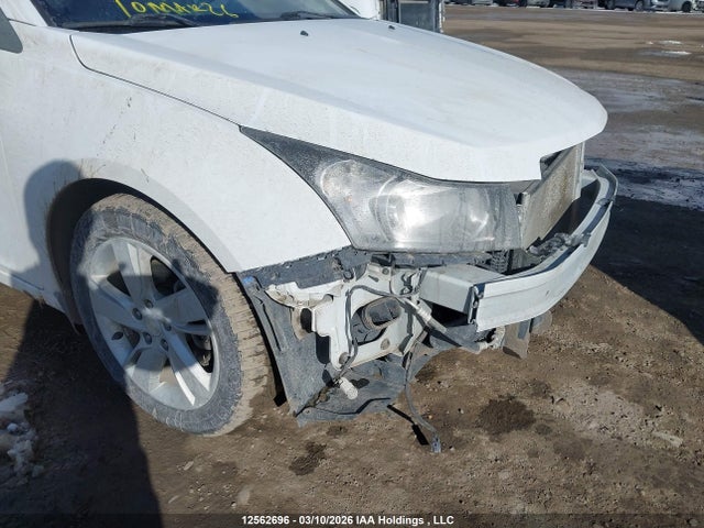1G1P75SZ3F7212242 Chevrolet Cruze