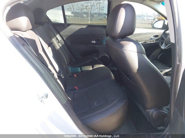 1G1P75SZ3F7212242 Chevrolet Cruze