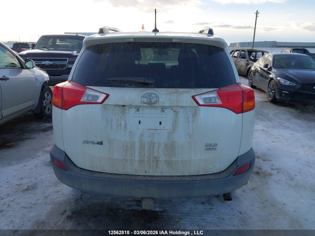 12562818 :رقم المزاد ، 2T3RFREV1FW287738 vin ، 2015 Toyota Rav4 Xle مزاد بيع