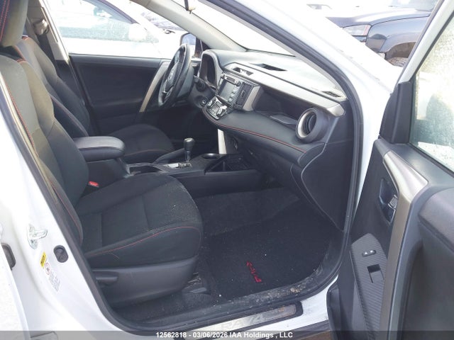12562818 :رقم المزاد ، 2T3RFREV1FW287738 vin ، 2015 Toyota Rav4 Xle مزاد بيع