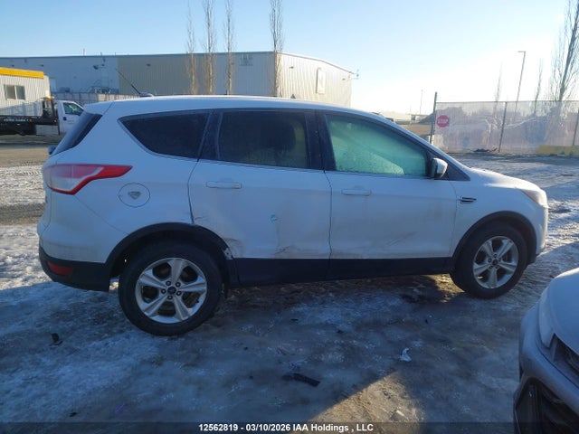 1FMCU9GX8GUA33724 Ford ESCAPE SE