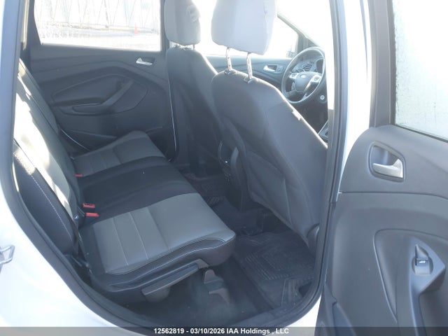 1FMCU9GX8GUA33724 Ford ESCAPE SE