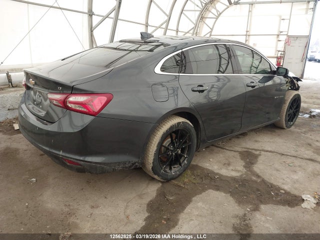1G1ZD5STXMF021370 Chevrolet MALIBU LT