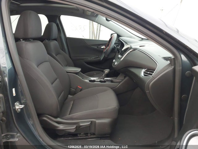 1G1ZD5STXMF021370 Chevrolet MALIBU LT