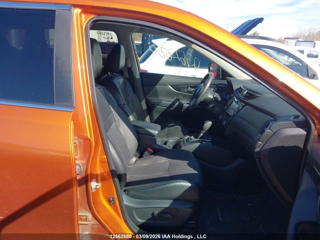 12562880 :رقم المزاد ، 5N1AT2MV5HC796411 vin ، 2017 Nissan Rogue مزاد بيع