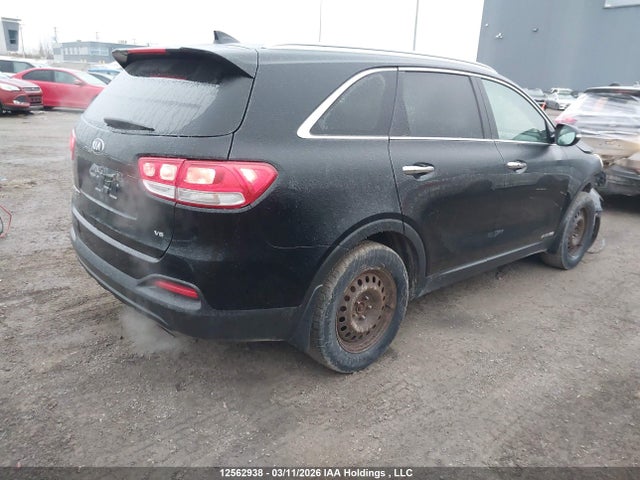 12562938 :رقم المزاد ، 5XYPGDA59JG352517 vin ، 2018 Kia Sorento Lx/l مزاد بيع