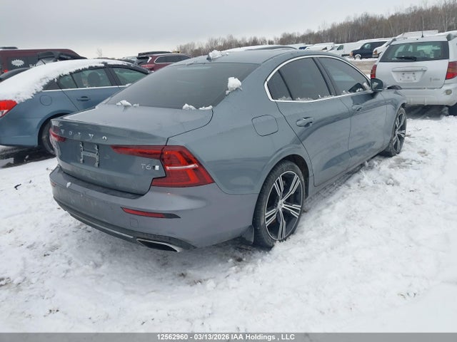 7JRA22TL6MG094853 Volvo S60 T6 Inscription