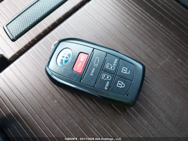 2023 Toyota Sienna Xle 8-passenger მანქანა იყიდება აუქციონზე, vin: 5TDGRKEC6PS138877, აუქციონის ნომერი: 12562979