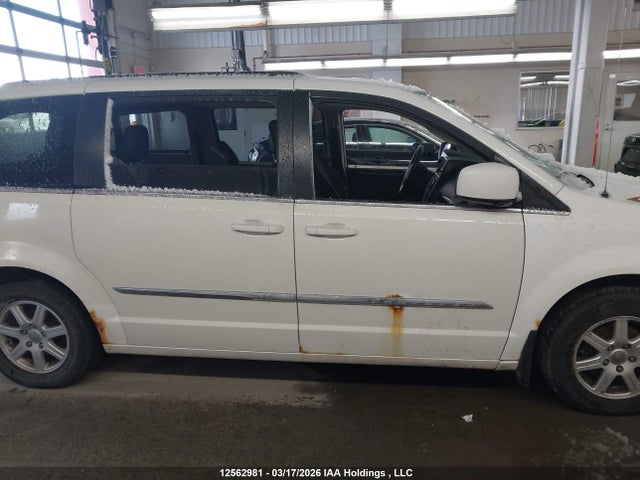 2011 Chrysler Town & Country მანქანა იყიდება აუქციონზე, vin: 2A4RR5DG5BR671149, აუქციონის ნომერი: 12562981