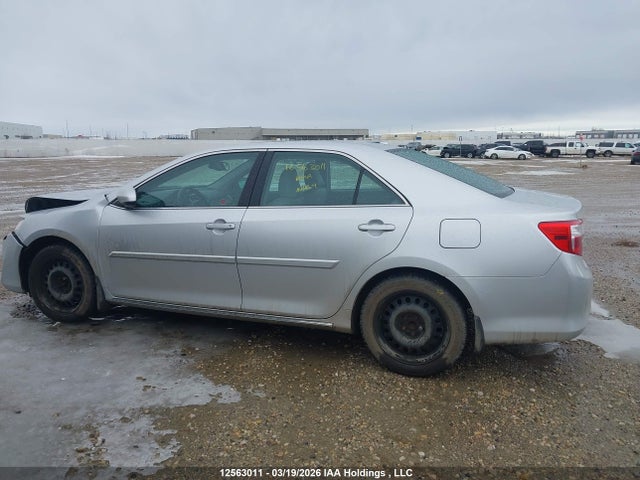 12563011 :رقم المزاد ، 4T1BF1FK1EU828818 vin ، 2014 Toyota Camry L/se/le/xle مزاد بيع